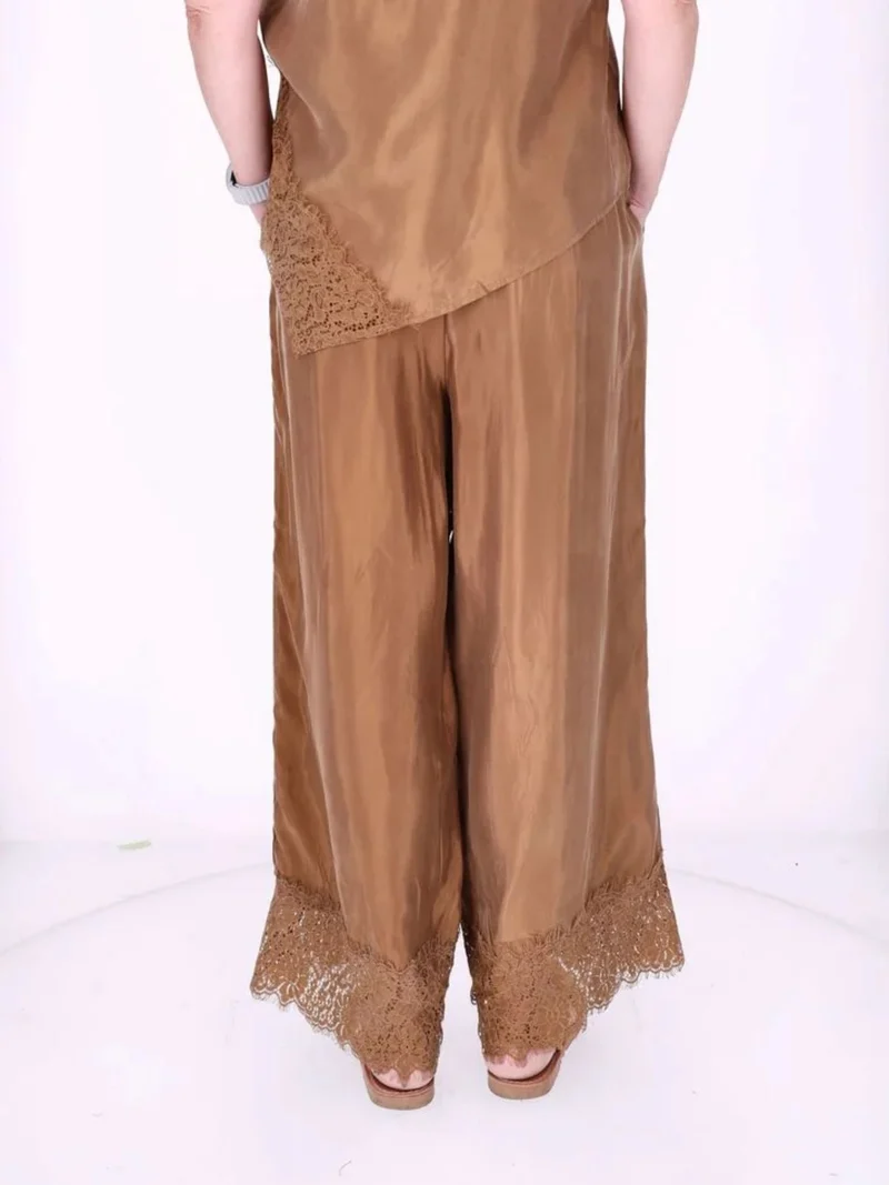 Damen Hose mit Spitzenabschluss – Camel