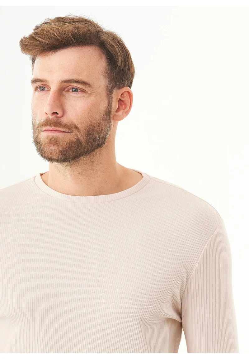 Geripptes Langarmshirt aus Bio-Baumwolle