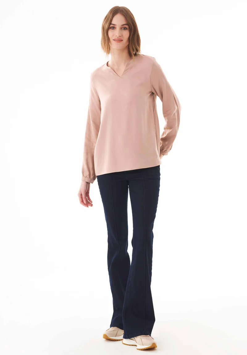 Bluse aus LENZING™ ECOVERO™