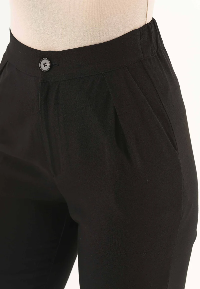 Hose aus LENZING™ ECOVERO™