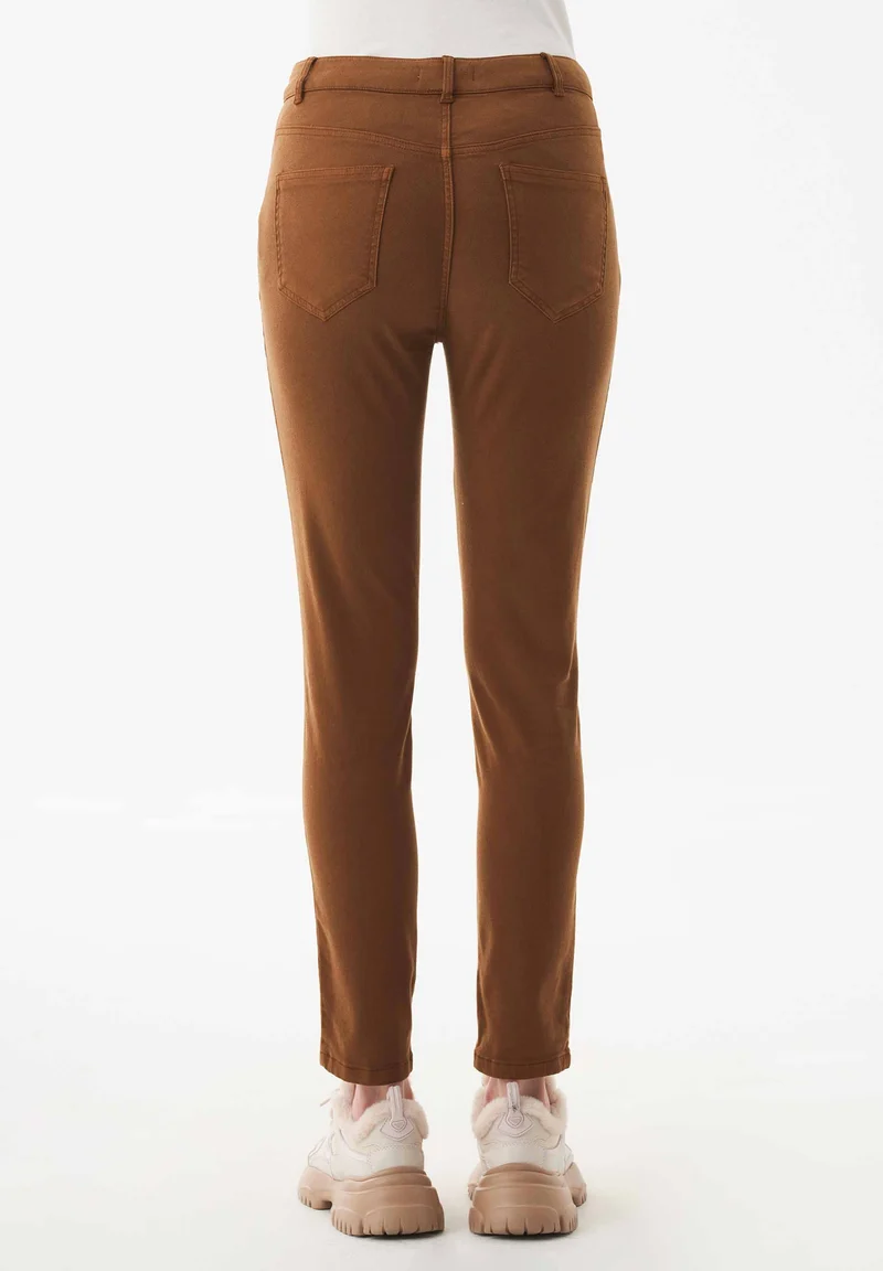 Hose aus TENCEL™ Lyocell und Bio-Baumwolle