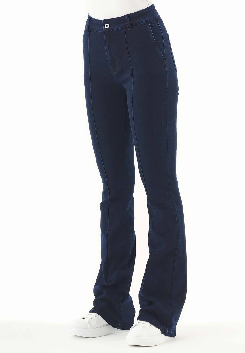 Flared Jeans aus Bio-Baumwolle