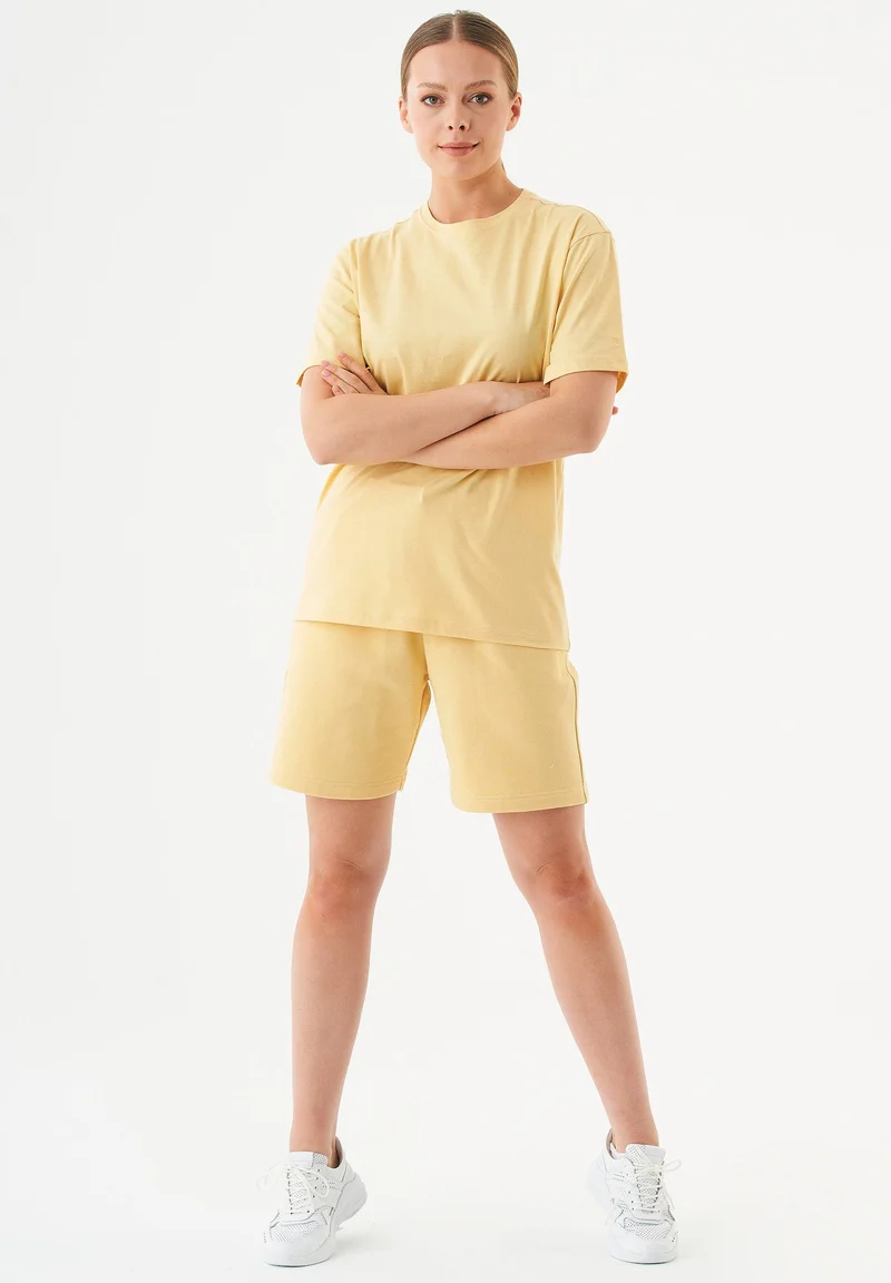 SHEYMA Sweatshorts aus Bio-Baumwolle