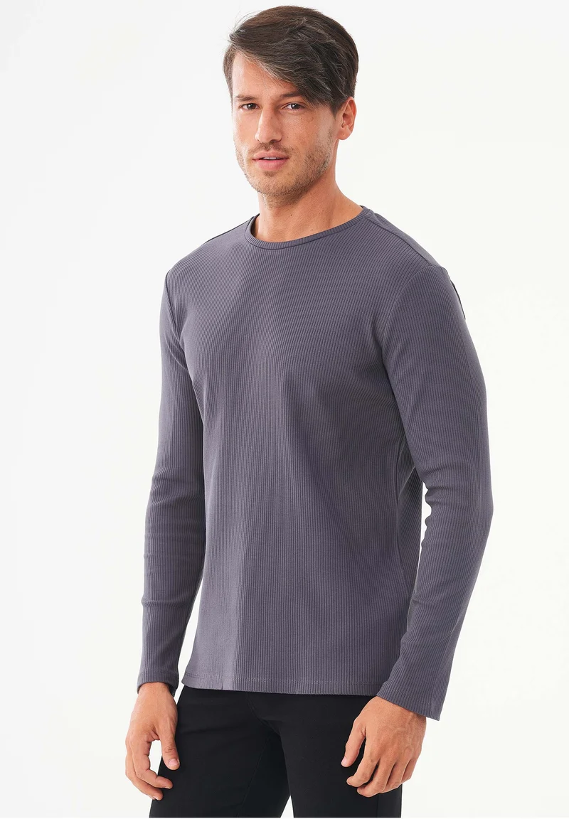 Geripptes Langarmshirt aus Bio-Baumwolle