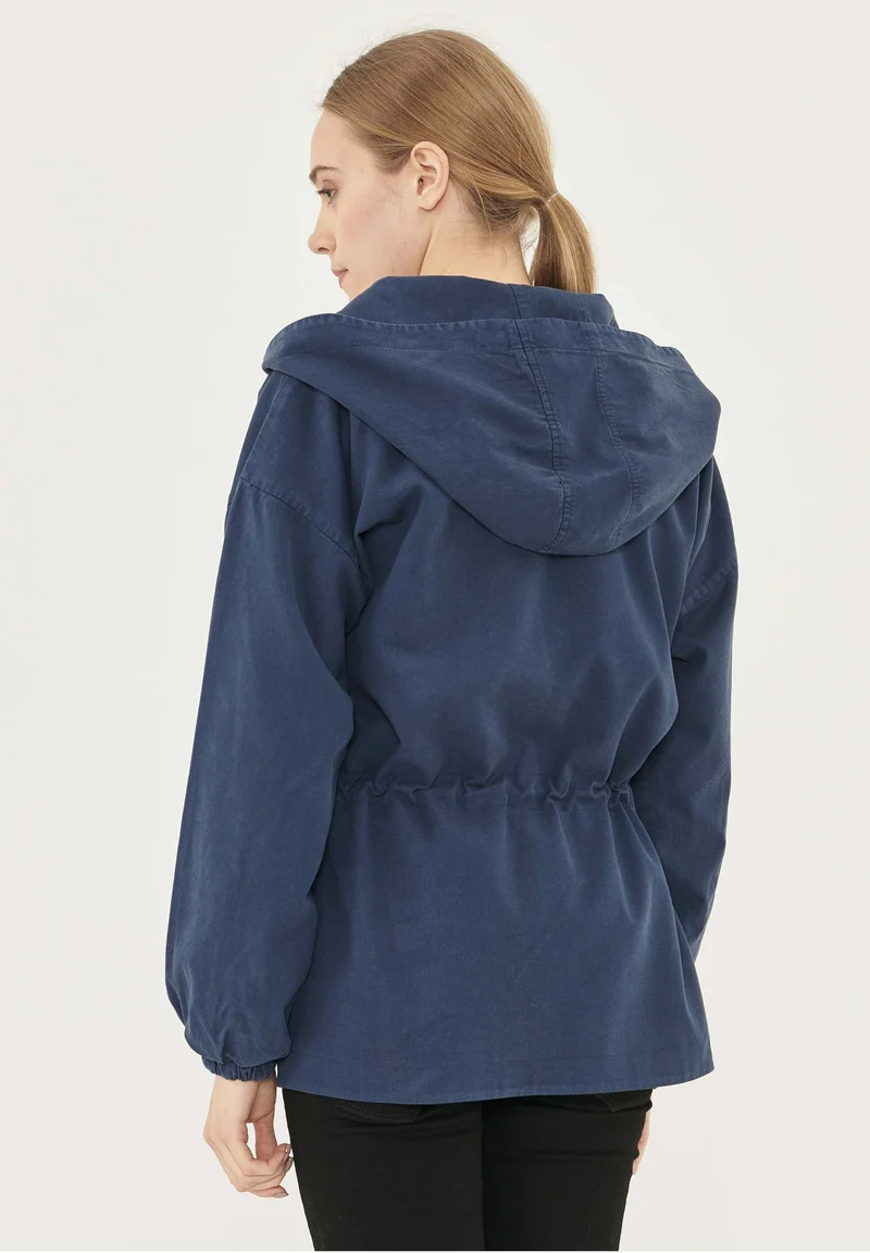 Garment Dyed Kapuzenjacke aus TENCEL™ Lyocell-mix