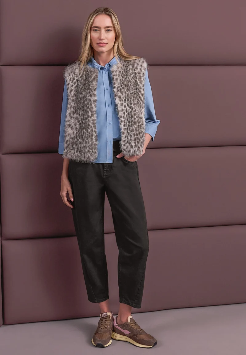 Fake Fur Vest w. AOP, clay sand