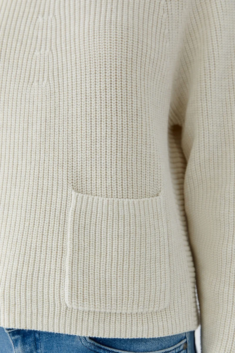 RIYA, offwhite