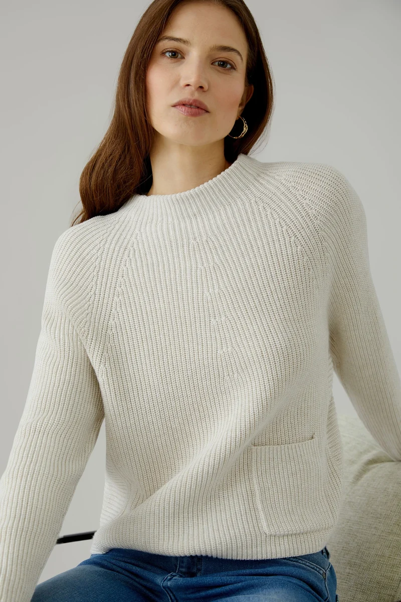 RIYA, offwhite