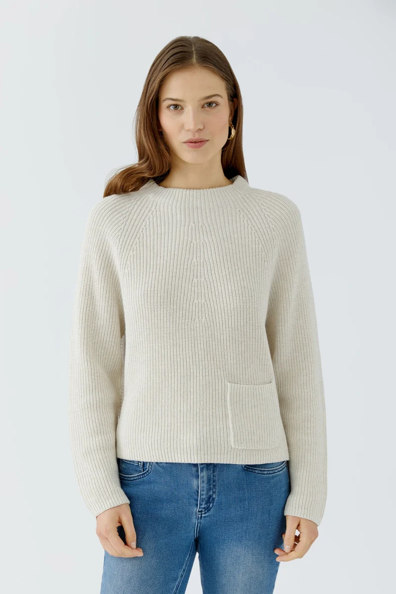 RIYA, offwhite