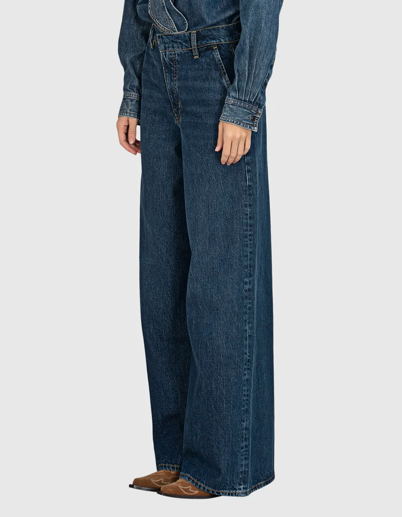 Wide-Leg Jeans