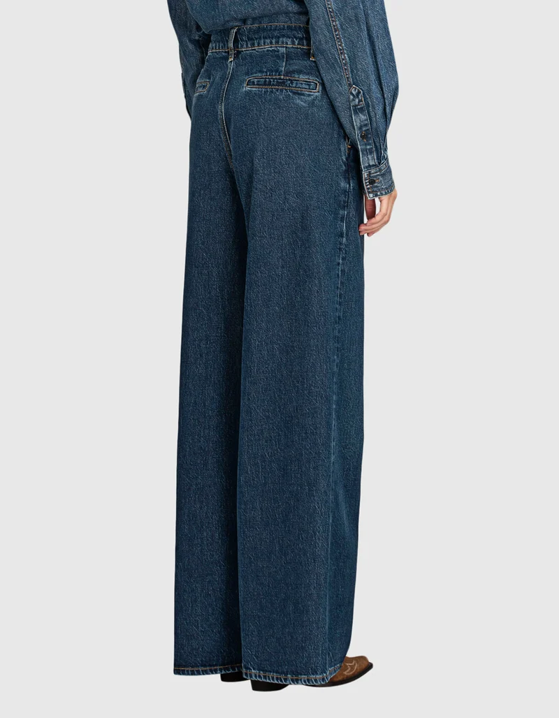 Wide-Leg Jeans