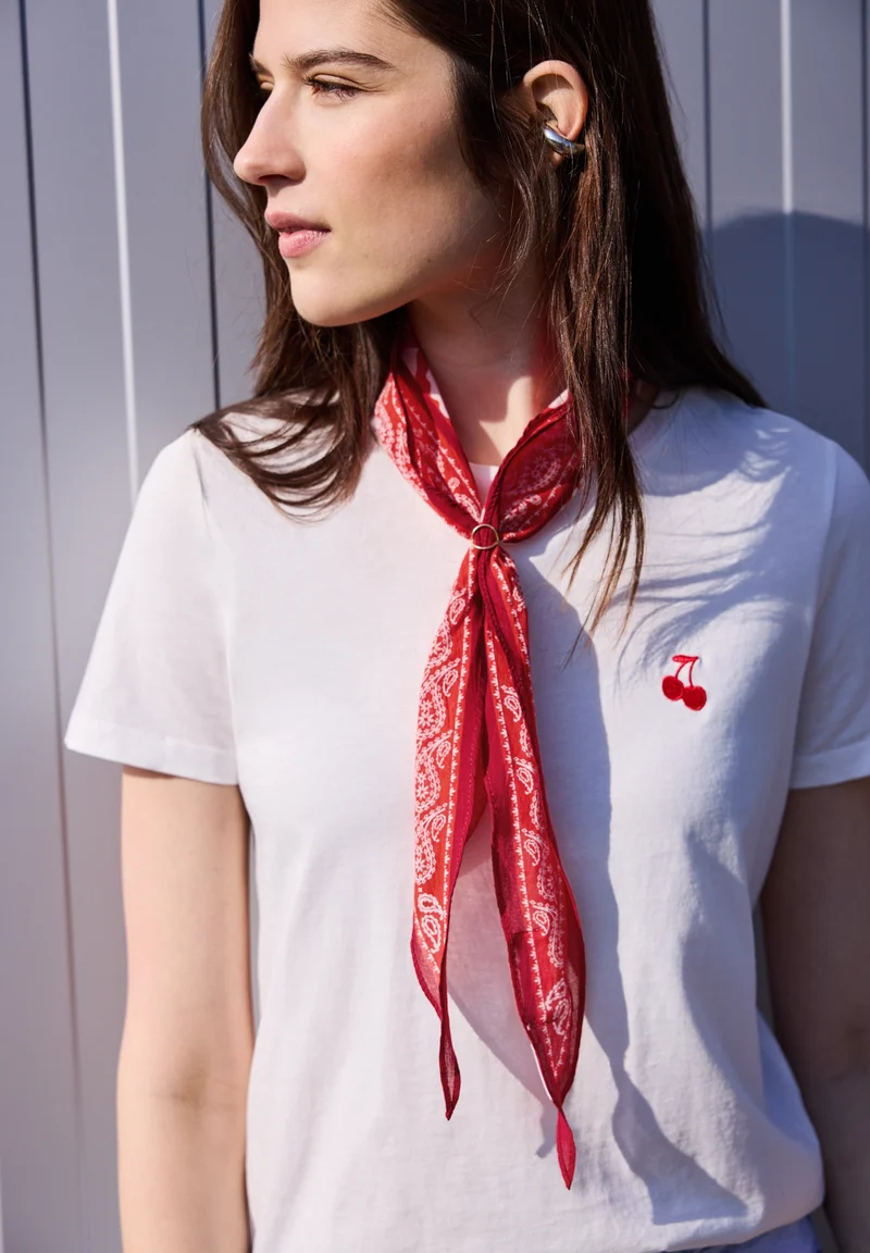 Diamond Bandana with Bead, chili red