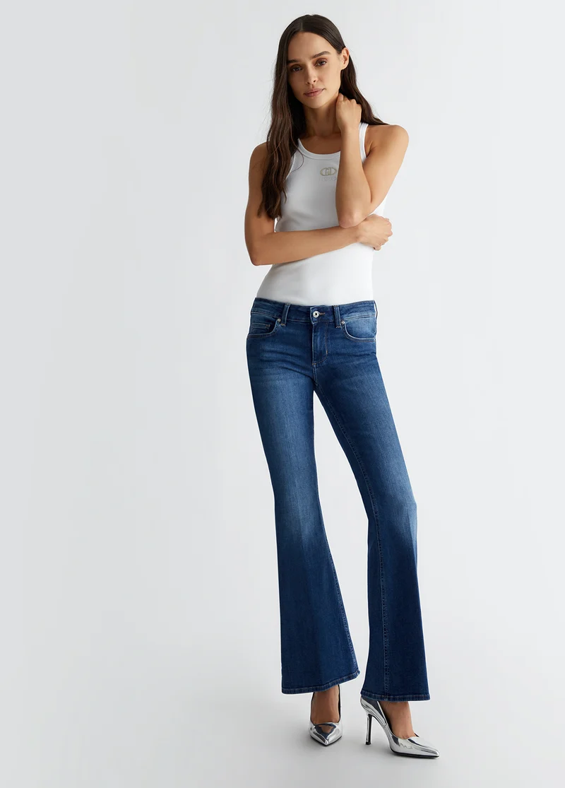 Stretch flared jeans