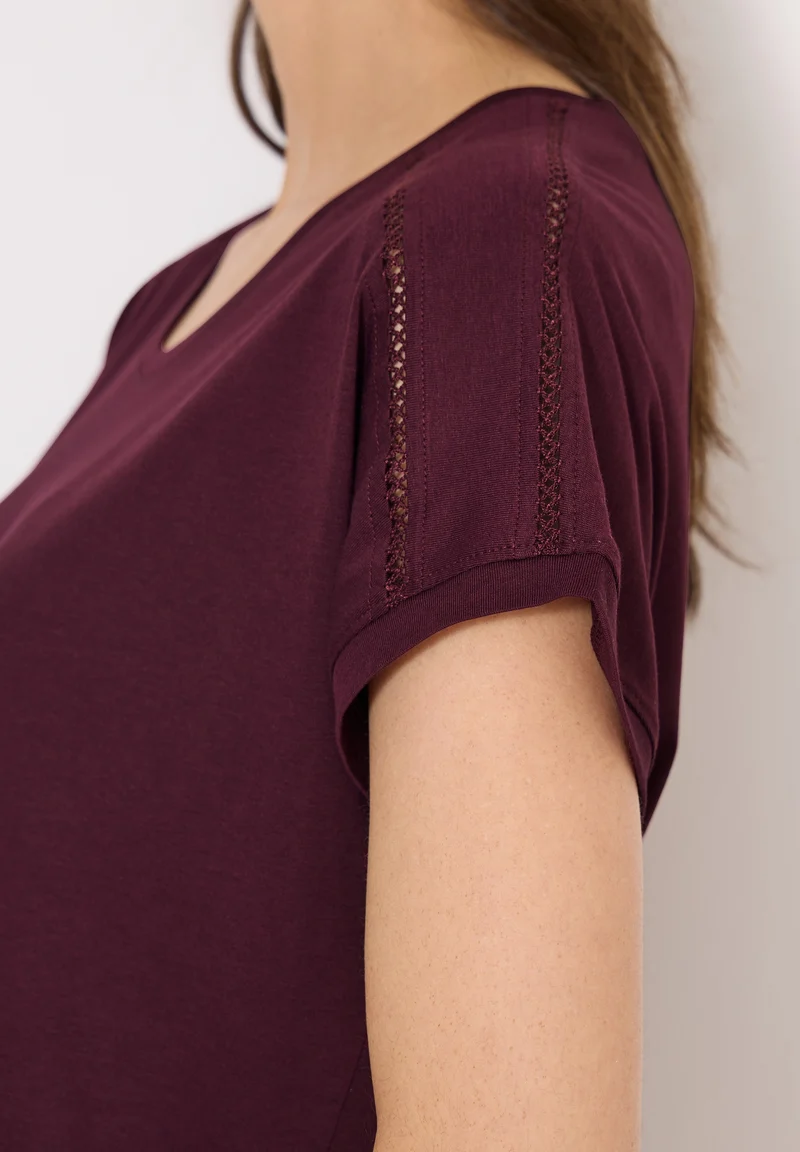 NOS Solid Lace Shoulder T-Shir, sweet grape red
