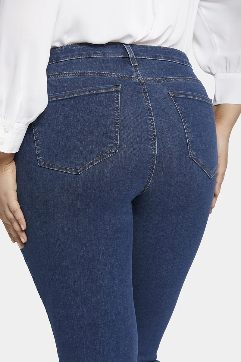 Sheri Slim Jeans Mittelblau Premium Denim (Plus) | Quinn