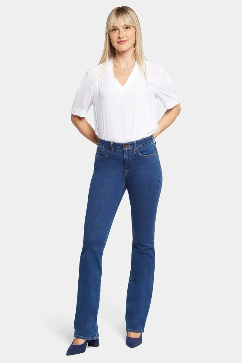 Barbara Bootcut Jeans Mittelblau Premium Denim | Quinn