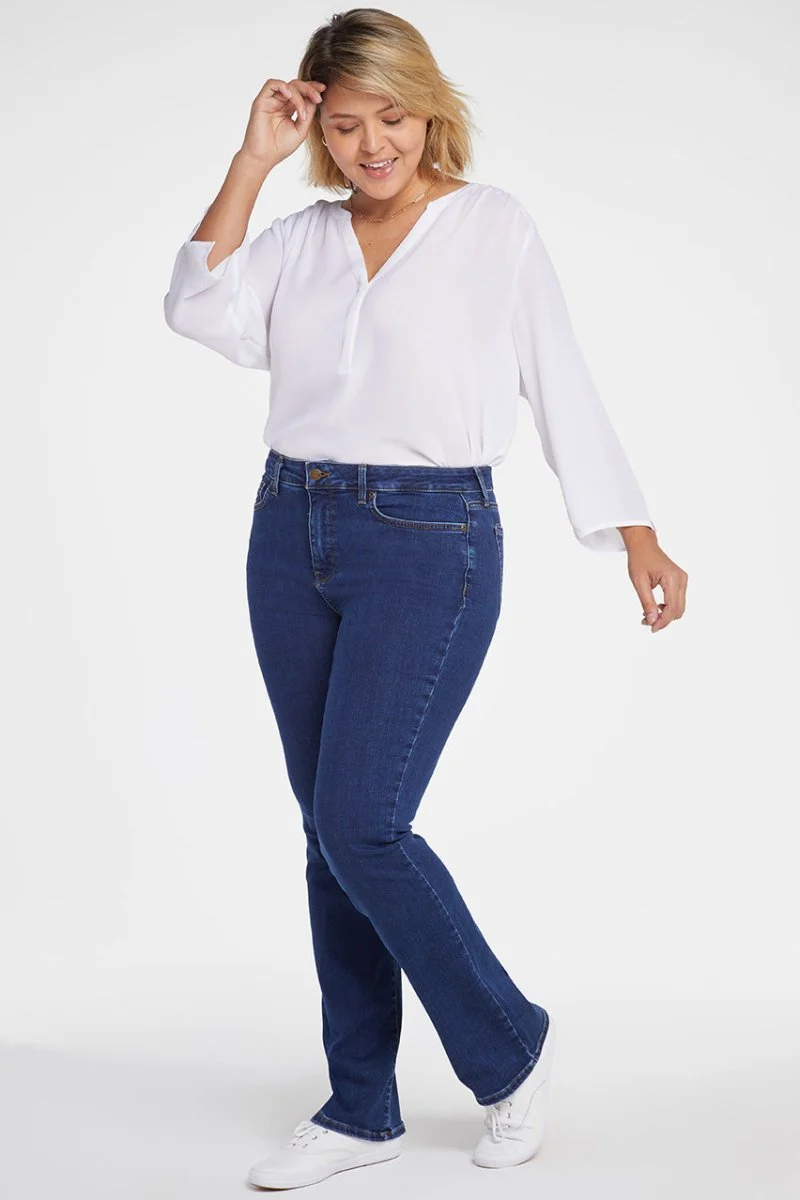 Barbara Bootcut Mittelblau Premium Denim (Plus) | Quinn