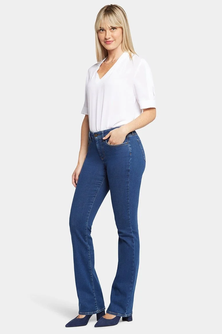 Barbara Bootcut Jeans Mittelblau Premium Denim (Tall) | Quinn