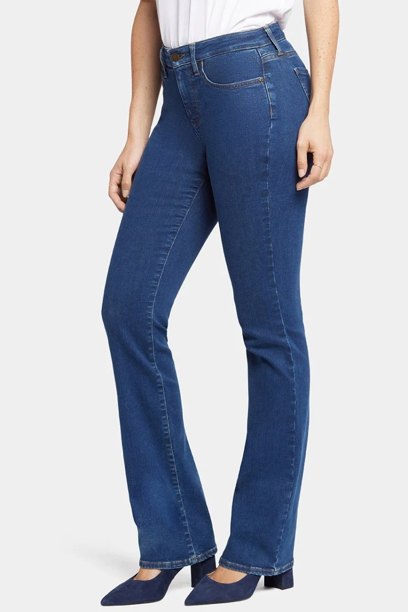 Barbara Bootcut Jeans Mittelblau Premium Denim (Petite) | Quinn