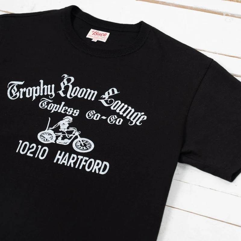 Athletic T-Shirt "Trophy Room Lounge" Schwarz
