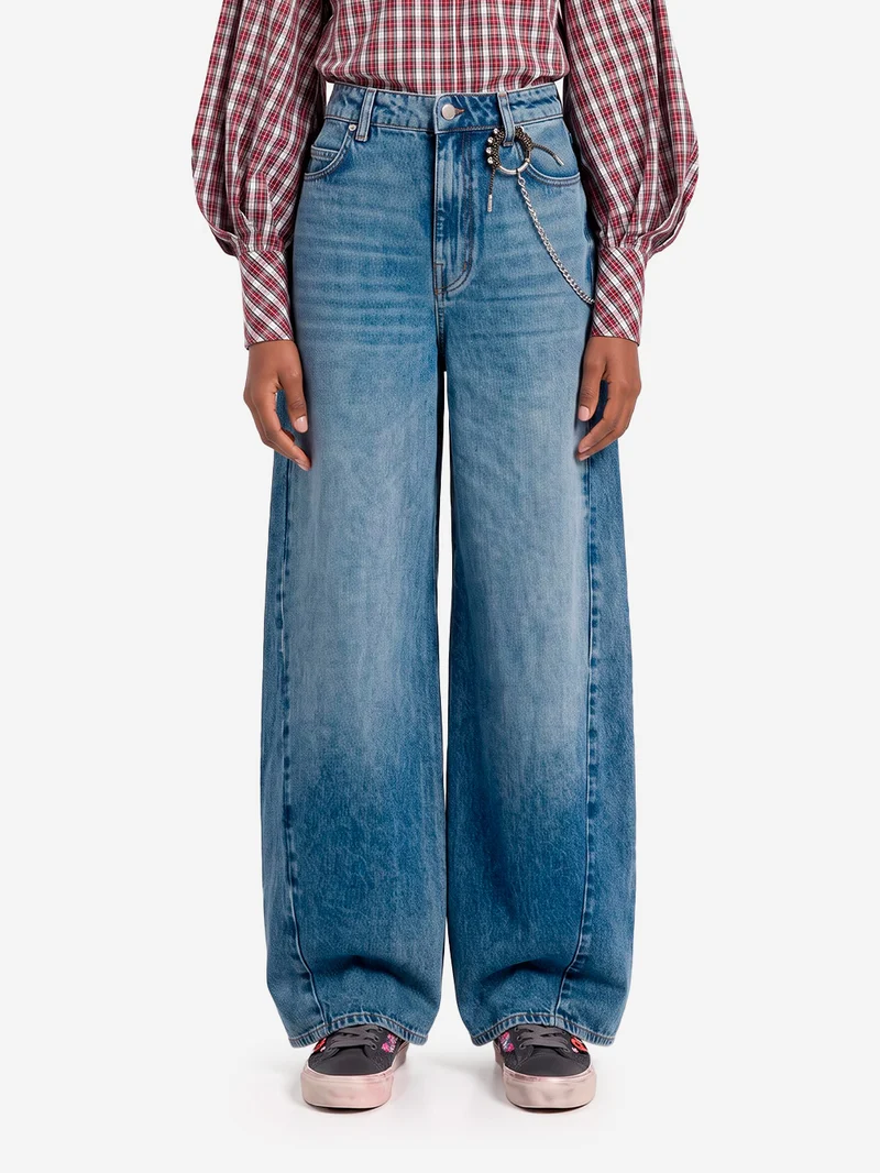 Jeans a gamba dritta blu con charm a catena