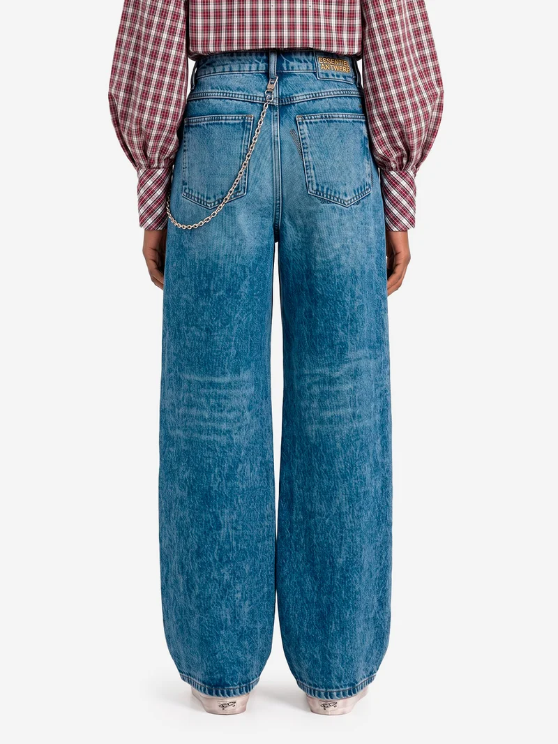 Jeans a gamba dritta blu con charm a catena