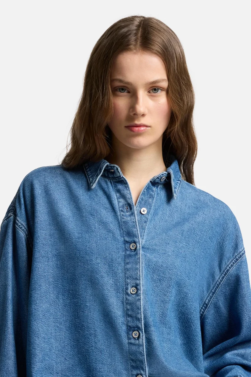 Weightless Nina Cropped Shirt in Hilo