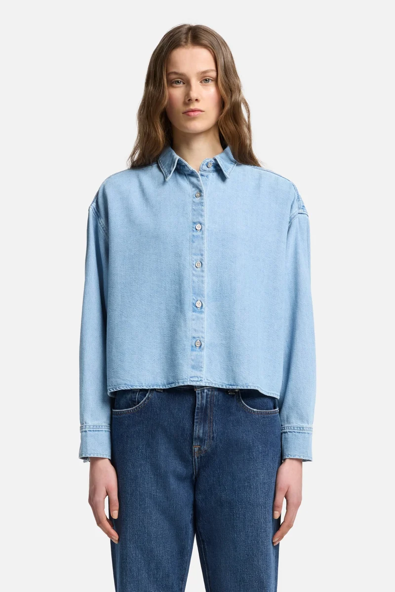 Weightless Nina Cropped Shirt in Hana