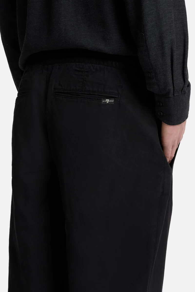 Linen Blend Jogger Pant in Black