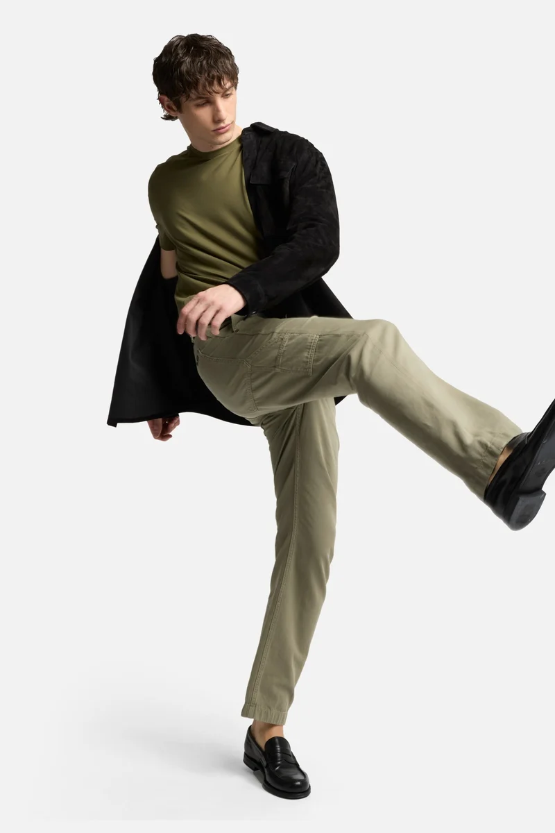 Linen Blend Carpenter Chino in Olive