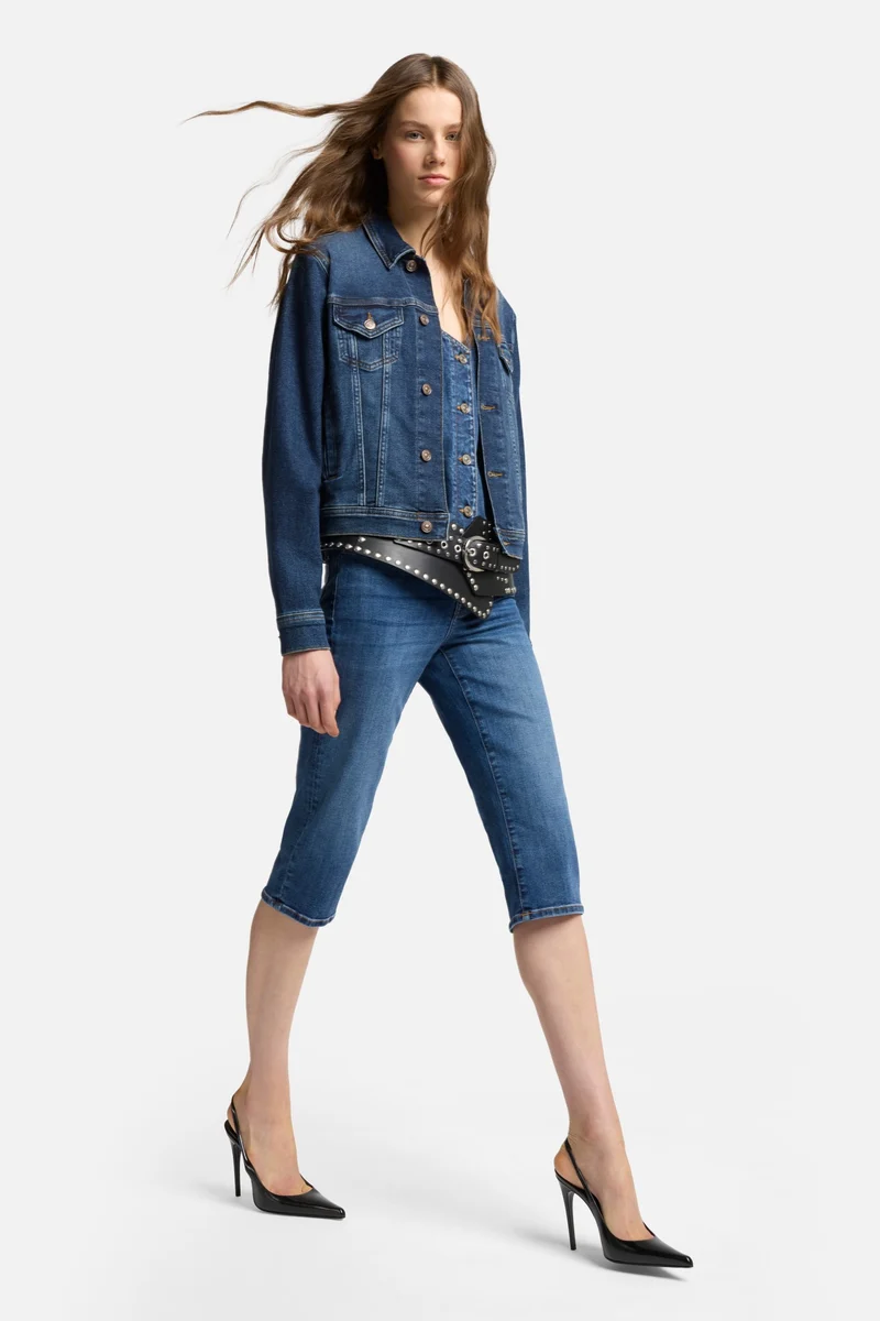 Slim Illusion Capri in Soho Light