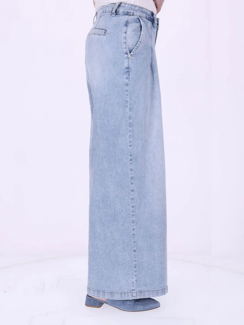 Damen Wide-Leg-Jeans mit Faltendetails – lässig & modern