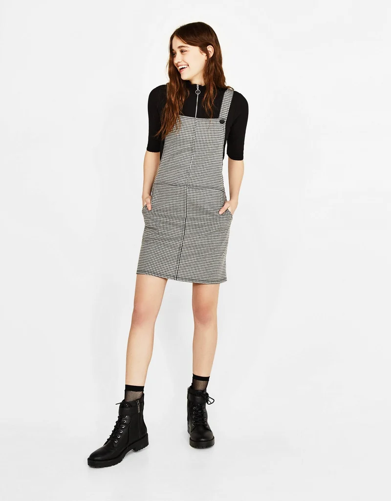 Short dungarees with pockets
