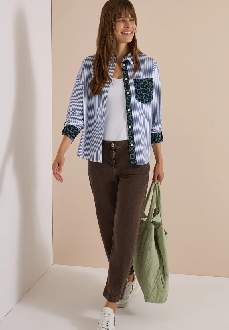 CECIL - Hemdbluse mit Streifen und Leo-Brusttasche - Farbe: blouse blue