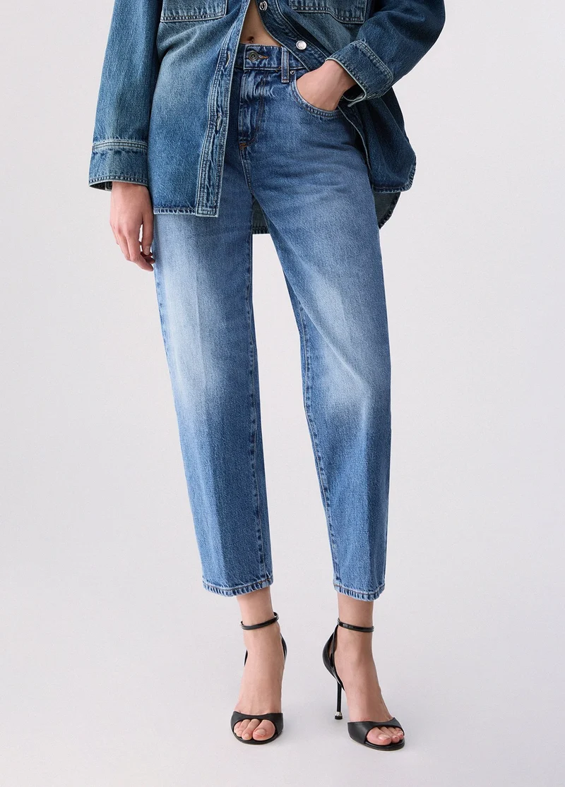 Boyfriend jeans with rips