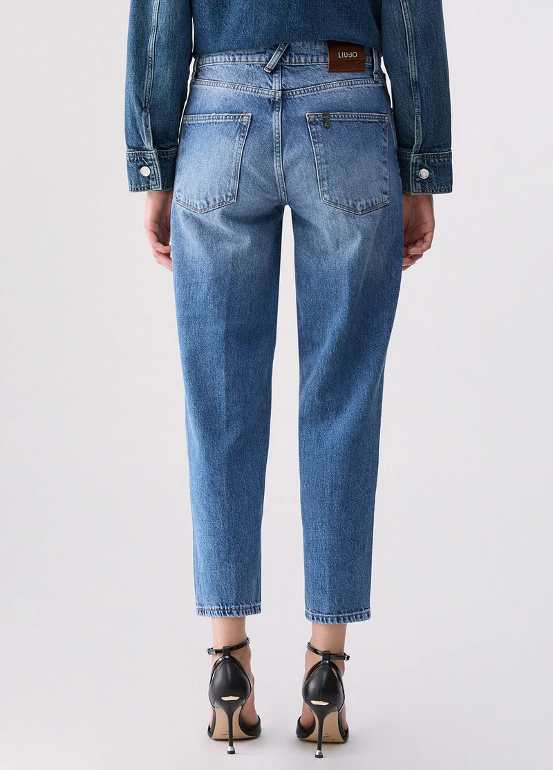 Boyfriend jeans with rips