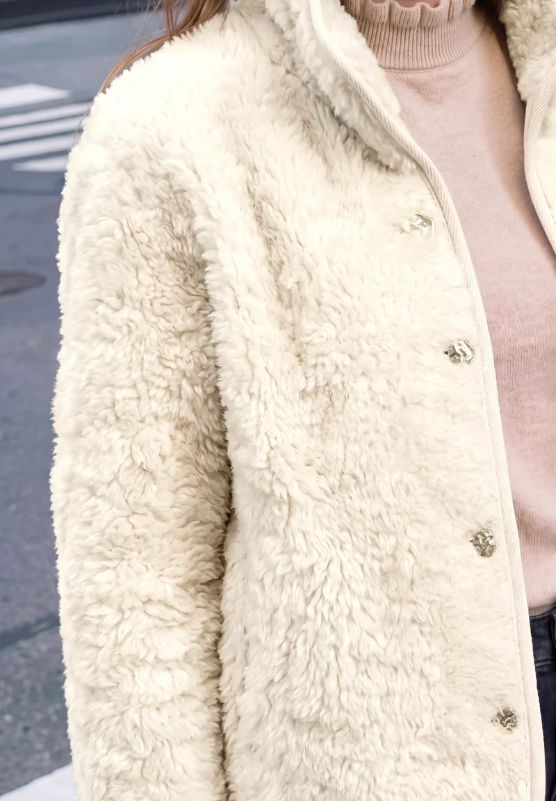 Studio Fake Fur Jkt w. Button, creamed sand