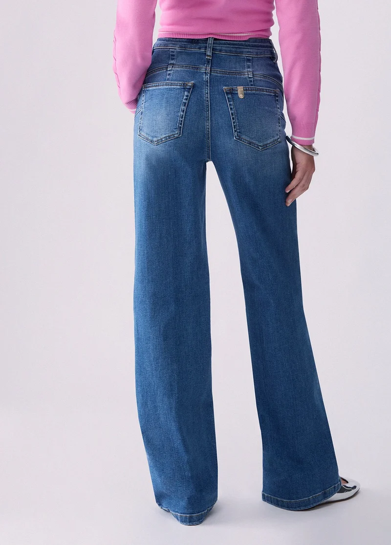 Flare jeans with belt