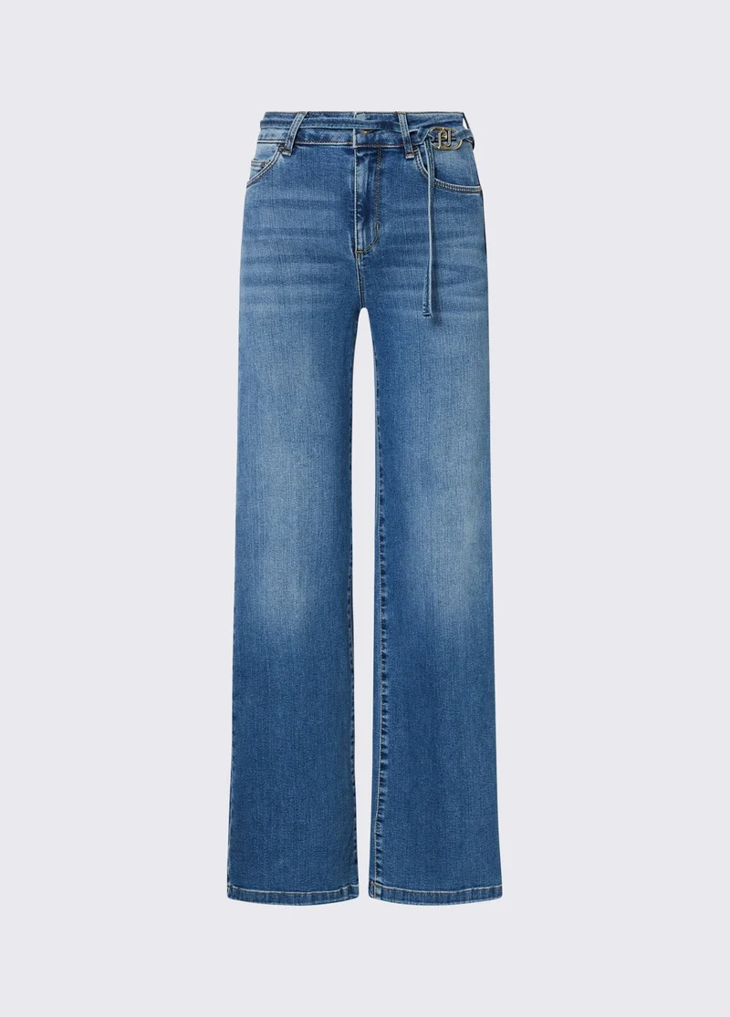 Flare jeans with belt