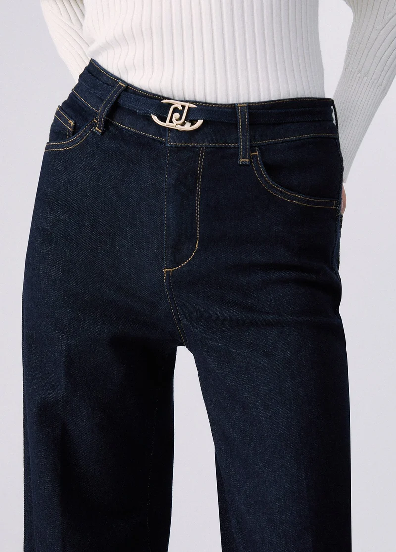 Flare jeans with belt