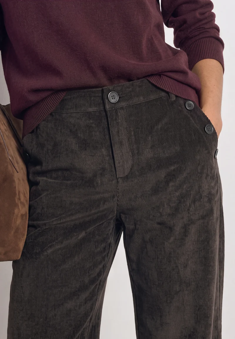 Street One - Mid Waist Straight Leg Hose mit Knöpfen - Farbe: black coffee