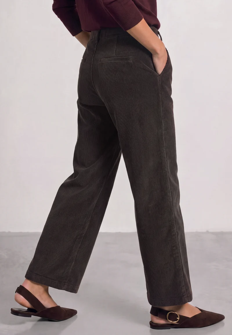 Street One - Mid Waist Straight Leg Hose mit Knöpfen - Farbe: black coffee