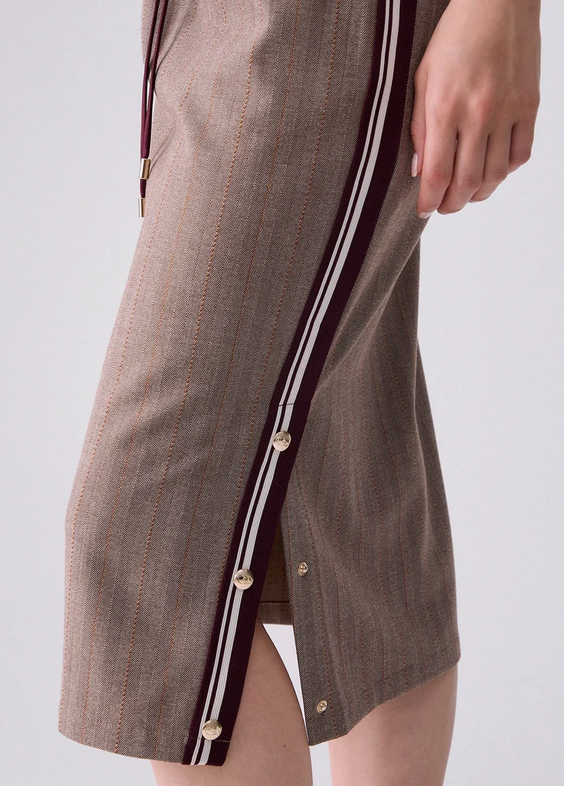 Midi skirt with side tape