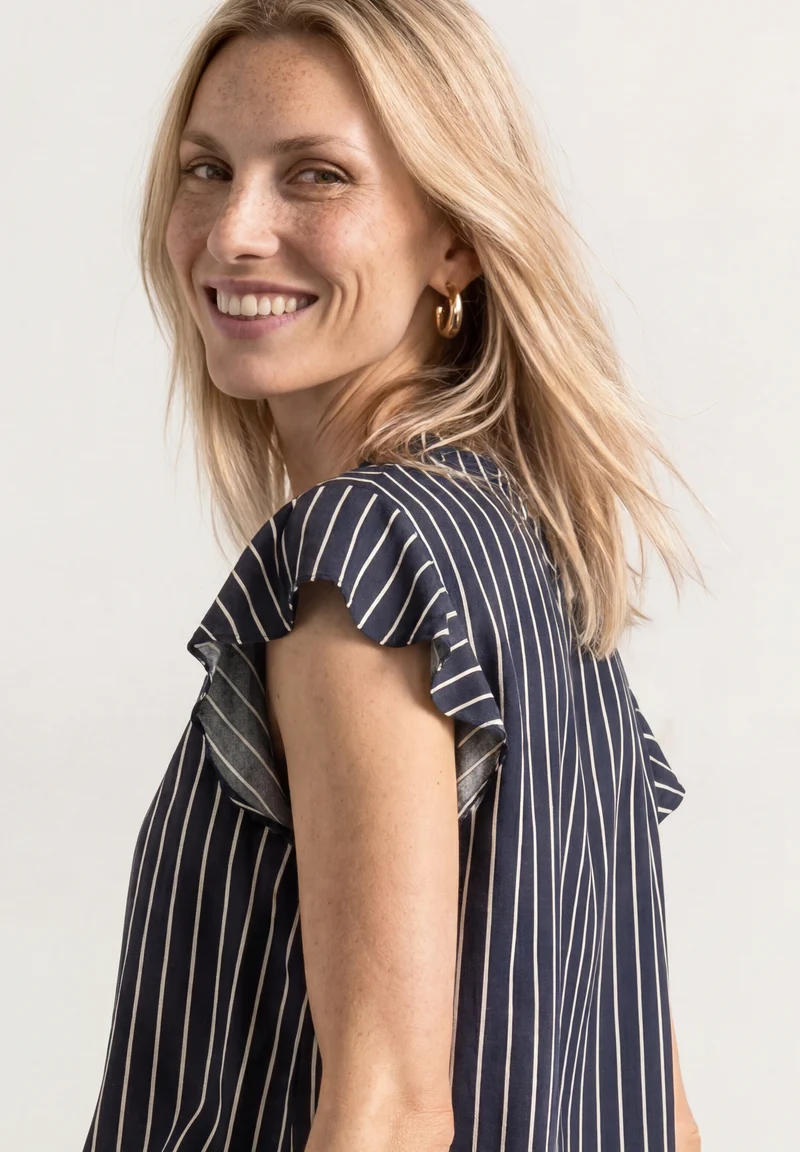 Street One - Blusenshirt mit Split Neck und Volant-Ãrmeln - Farbe: darkest blue