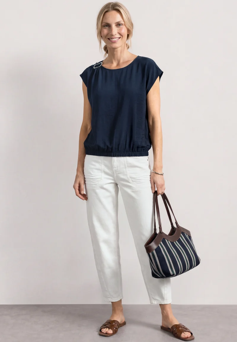 Street One - Blusenshirt mit Rundhals und Schnallendetail - Farbe: darkest blue