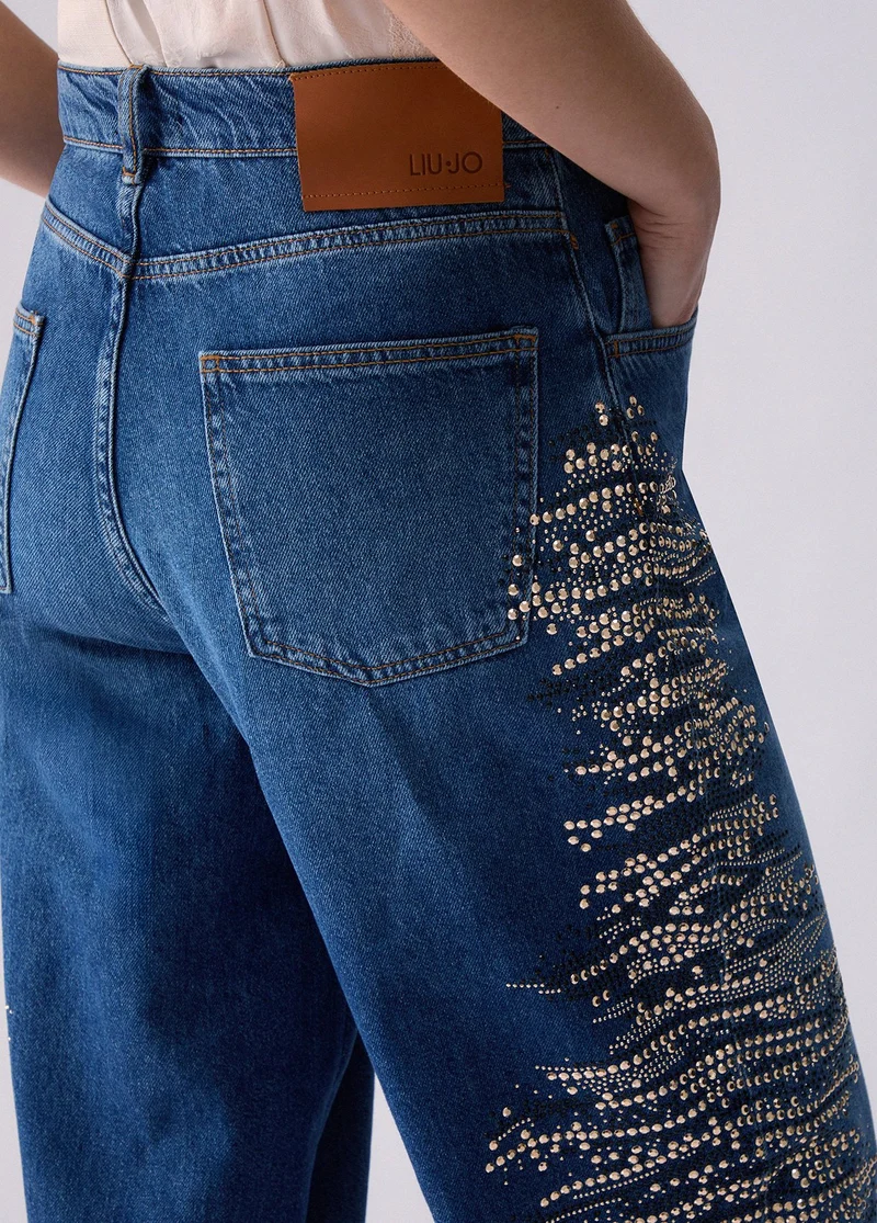 Straight jeans with jewel embroidery