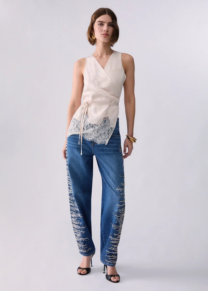 Straight jeans with jewel embroidery