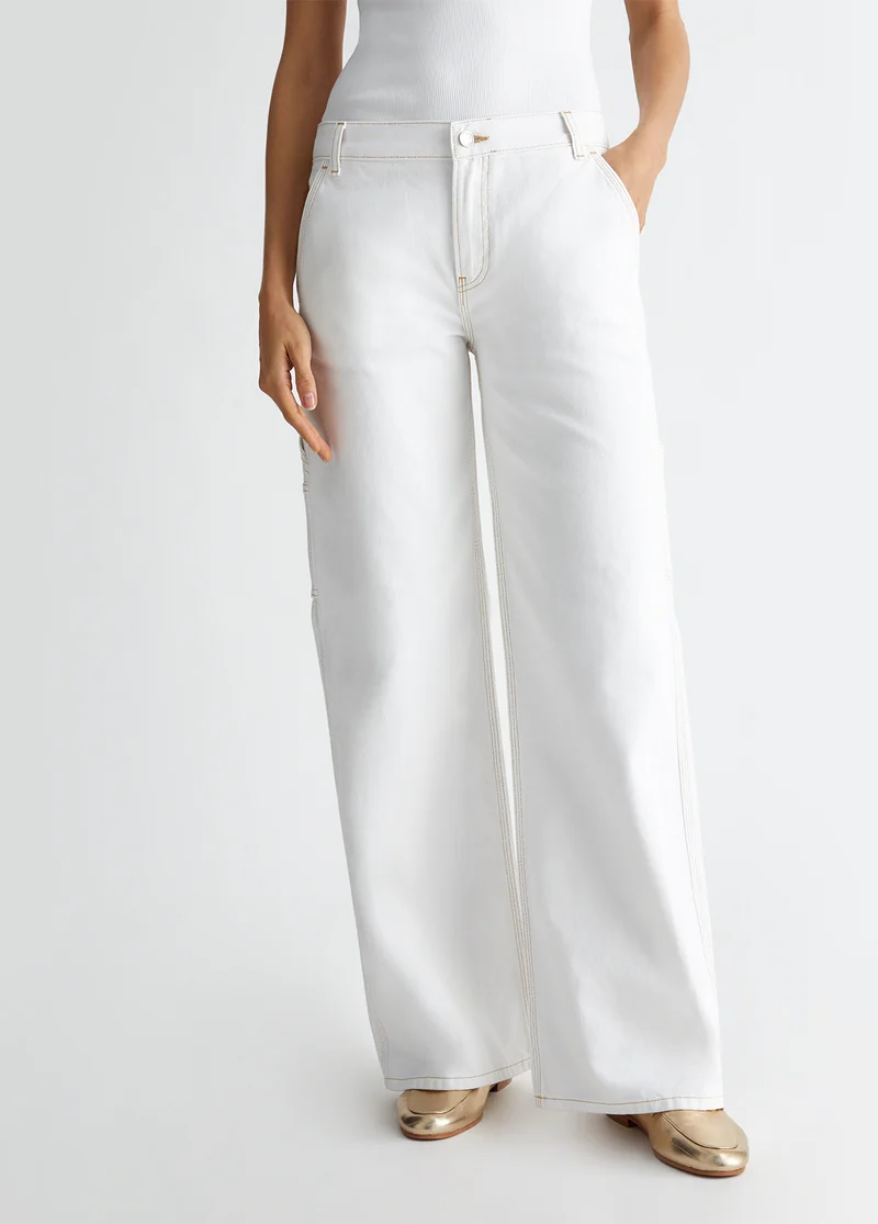 Low-rise flared jeans