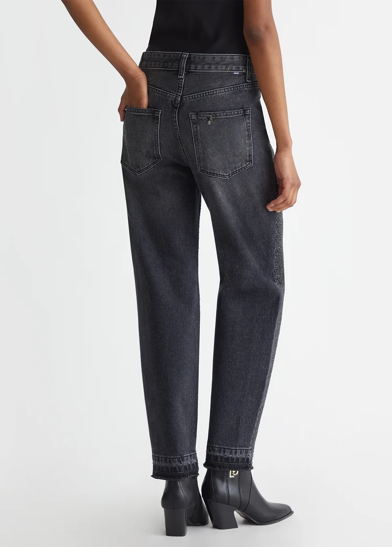Straight-leg jeans with rhinestones