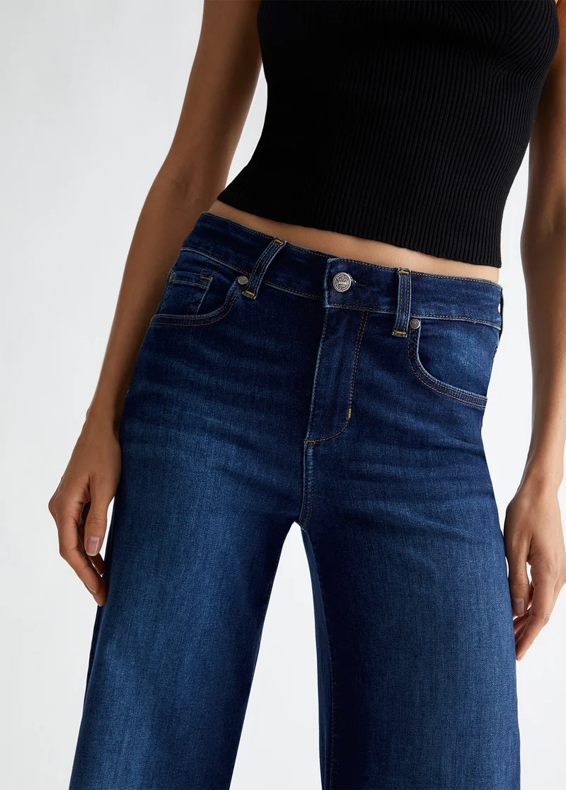 Stretch flared jeans